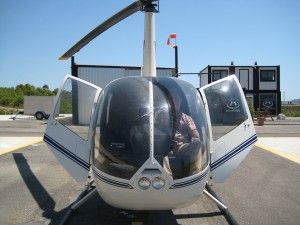 vista-frente-helicóptero-robinson-r44 vista-frente-helicóptero-robinson-r44