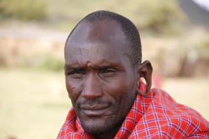 dilatación-oreja-hombre-masai dilatación-oreja-hombre-masai