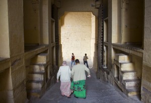 Rampa y puerta en curva del Fuerte