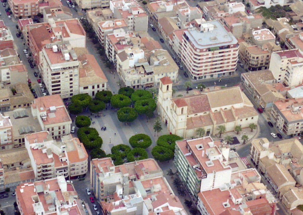 Vista Aérea de la Plaza y la Iglesia de Almoradí. Fuente: el Autor