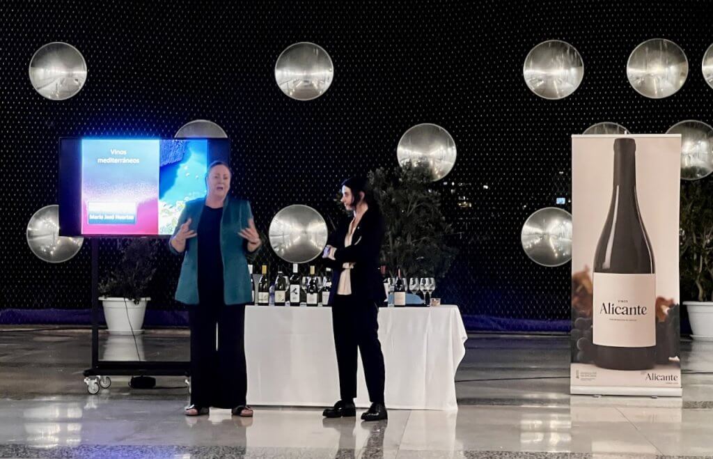 María José Huertas y Beth Willard