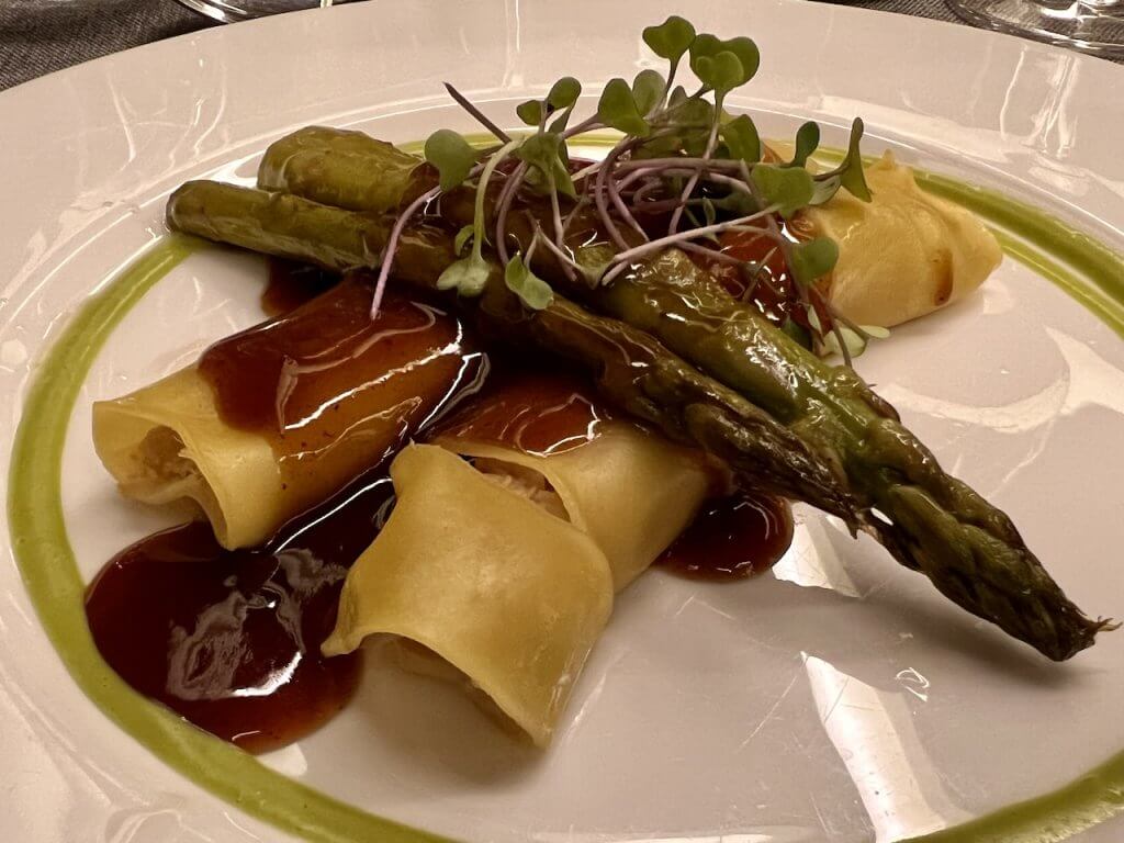 Canelones de pularda al Pedro Ximénez con pasas de corinto