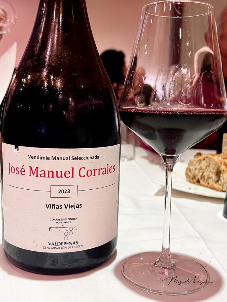 Vino Tinto · J. Manuel Corrales Tempranillo de Valdepeñas